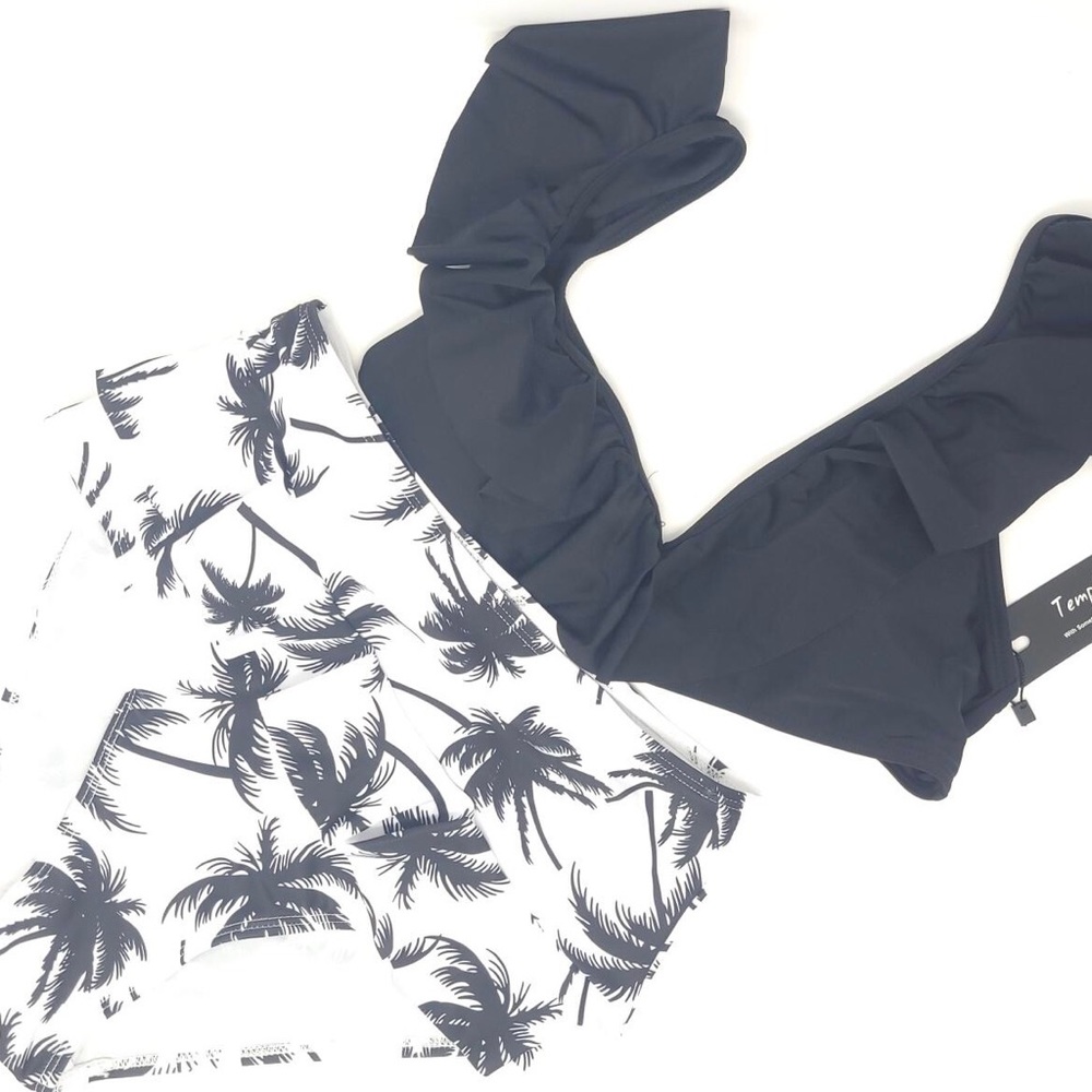 Ruffled Two Piece Lady’s Bikini Swimsuit NWT Sz S